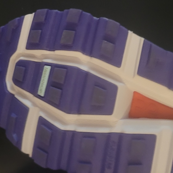 On Cloud running sneakers Cloudvista women's size 10.5. - Picture 10 of 10